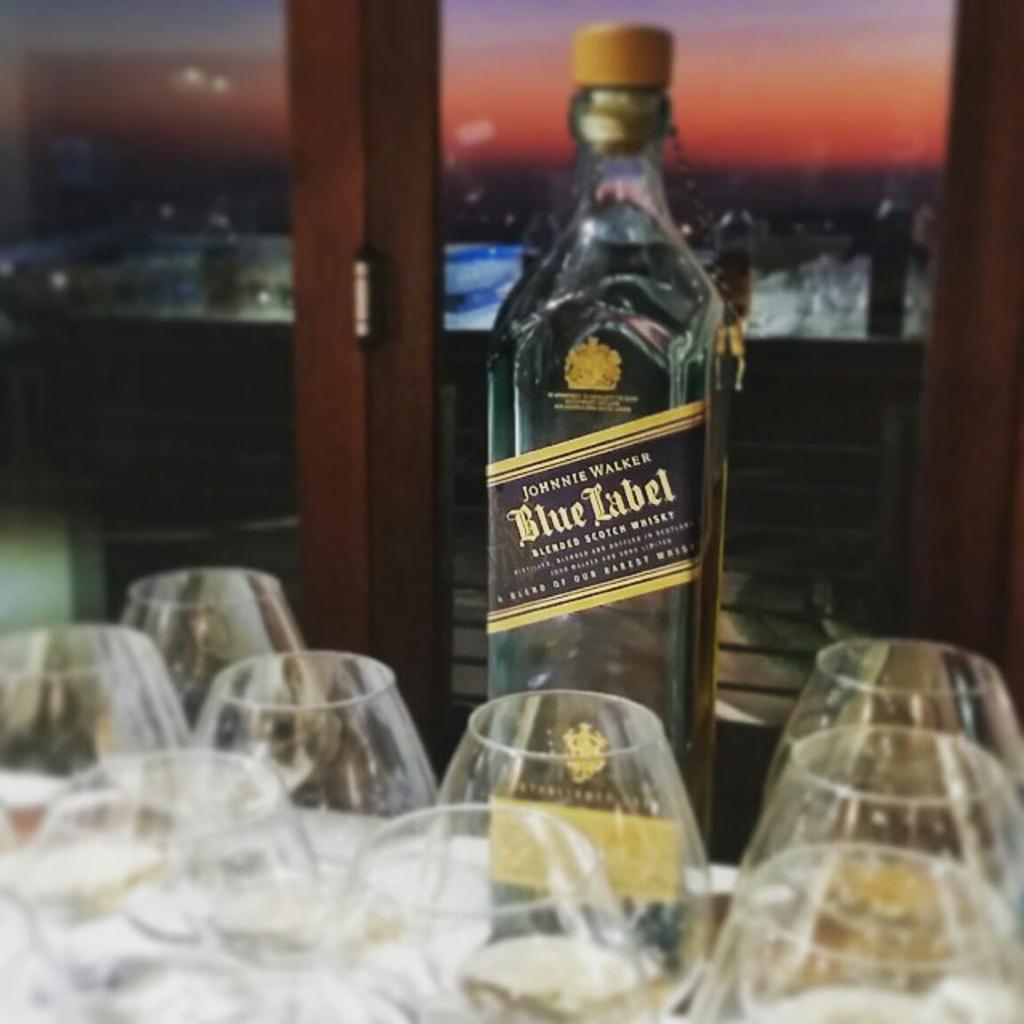 JohnnieWalkerJM's tweet photo. Caption this….

Repost from @the_edwards_sa (on Instagram)

#KeepWalking
Please... https://t.co/DDdvmfpb0O http://t.co/vd85YWgInA