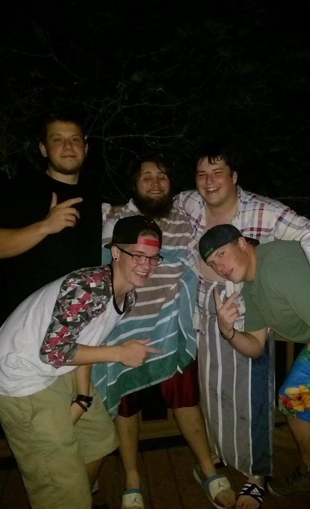 yungnetro's tweet photo. #DoItForMitch http://t.co/dThe6PvSMP