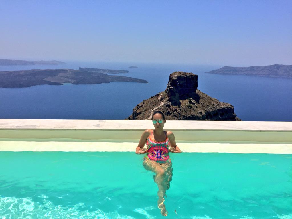 _frequentlyfly's tweet photo. @tholosresort Santorini #Greece http://t.co/QGKwW5ueBO