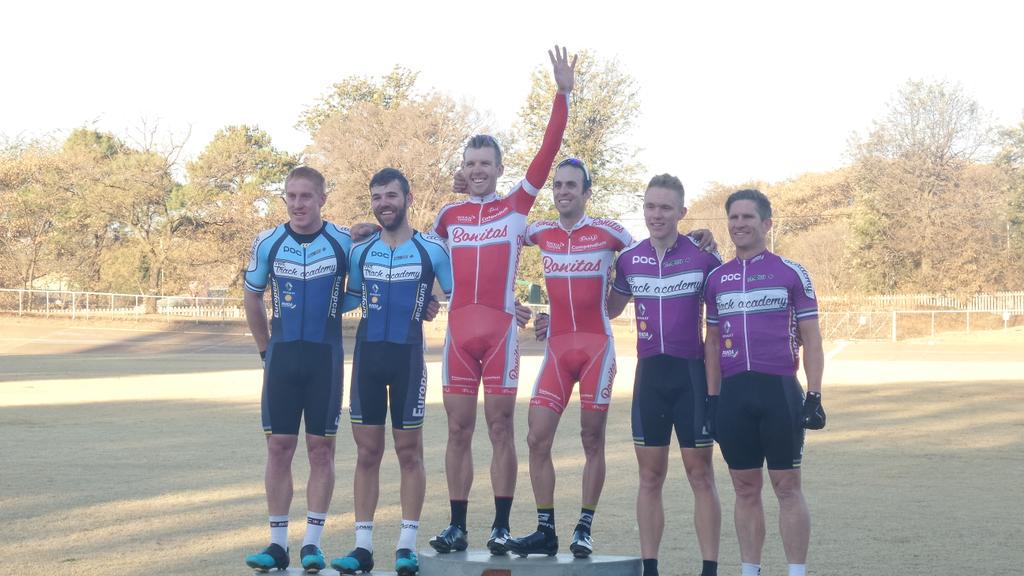 VWEtrackacademy's tweet photo. First 3 teams @BonitasCycling winning with @dennisvaniekerk and @Hermanfouche87 http://t.co/Dw7jSIy3dy