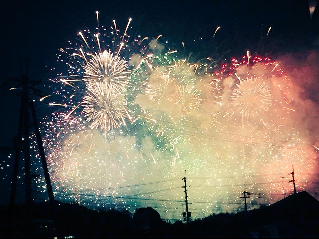yo_pikaaaa's tweet photo. 花火綺麗でした！！🎆
暑いけど。。
やっぱり夏はいいねっ٩( ᐛ )و http://t.co/sKgXII2PWp