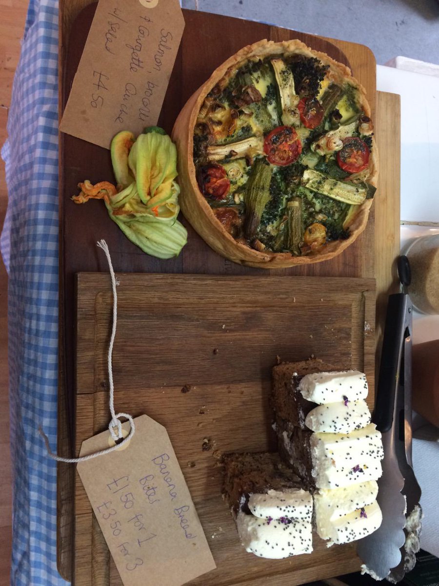 PoutineQueens's tweet image. Come down to @littleyolkstall next to Dalston Junction for some yummy homemade baking :)