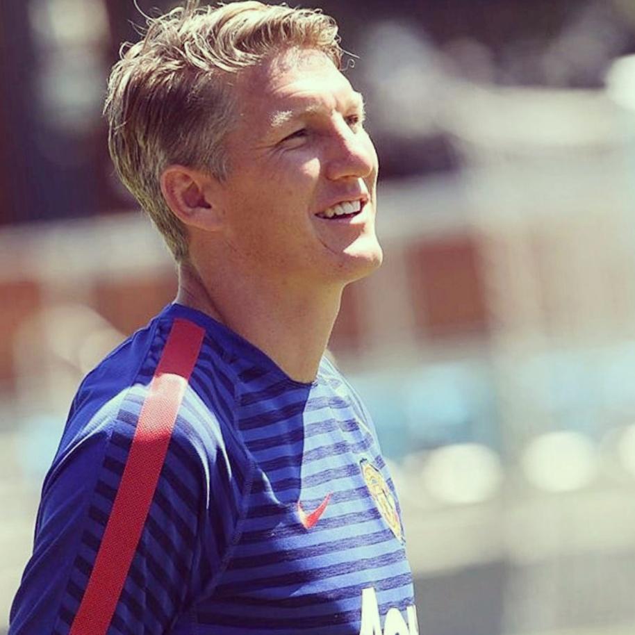 Happy 31st birthday Bastian Schweinsteiger ( Best wishes   