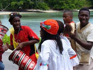 EADiversity's tweet photo. People of Seychelles • | #EAdiversity http://t.co/vBe1JOyWxg