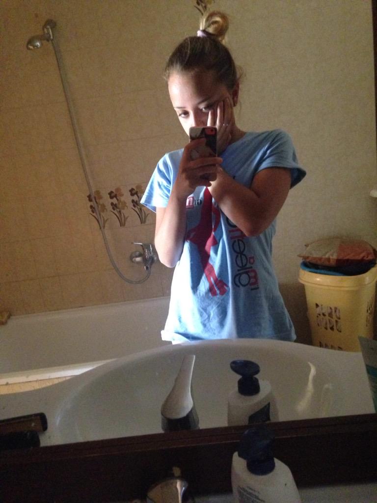 dorklea's tweet photo. still sleepy ๐ด with my #Gleeffoni tshirt with Rachel Berry on http://t.co/VYCwmbHwwz