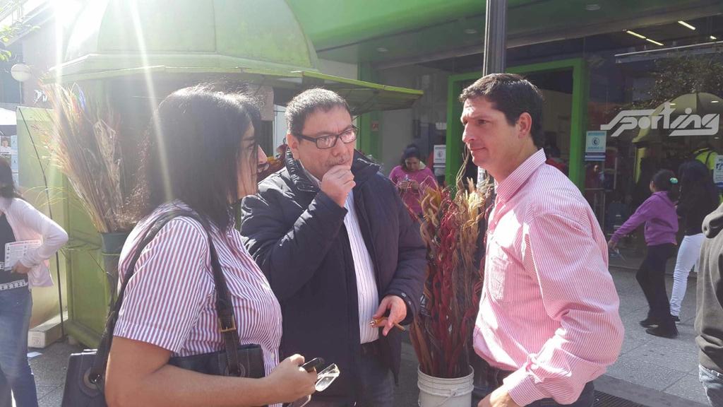 FerValdeztuc's tweet photo. Los candidatos de #La490 #LaListaDeCano estamos junto a la gente,llevando nuestras propuestas #UnidosPorTucumán http://t.co/5130g8KKoV