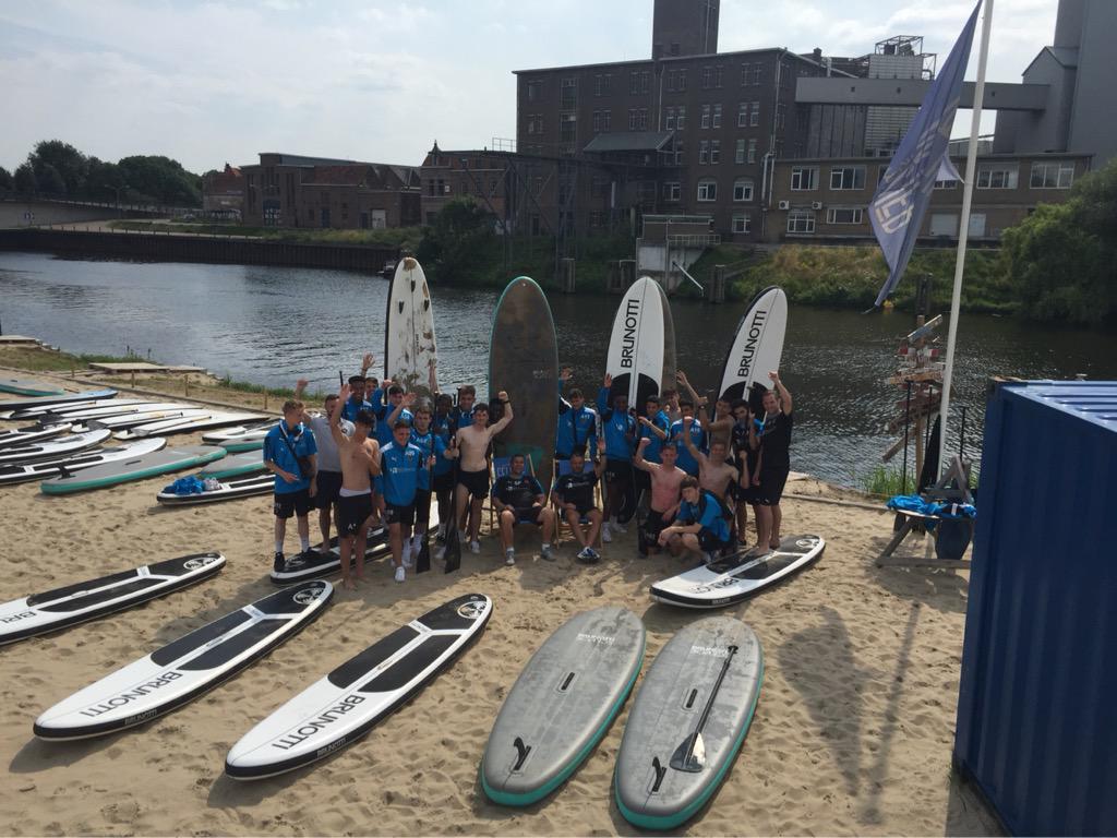 #standuppaddle with soccers of <a href="/OfficialWolves/">Wolves</a>! #brunottiboards