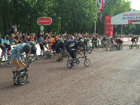 BenPlowden's tweet photo. Grand Prix start for #brompton world championship #ridelondon http://t.co/utTfMn2qhi