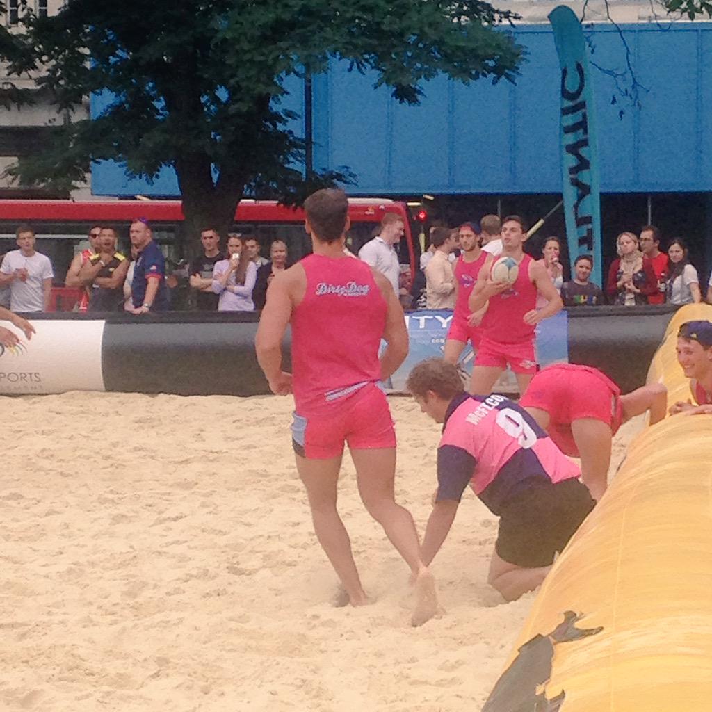 Toniaxx's tweet photo. Don't have a clue what the rules are but the view is pretty good...for a Saturday @ldnbeachrugby #LBR15 http://t.co/js9i9s5Hzt