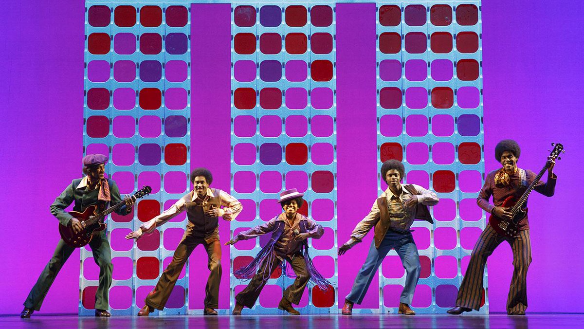 ClassicalRush's tweet photo. #ReviewRoom is OPEN @ATTPAC Motown the Musical thru 8/16 #MotownDallas #BerryorBust http://t.co/k1DW3F8XFC http://t.co/twgtz2rs8Y