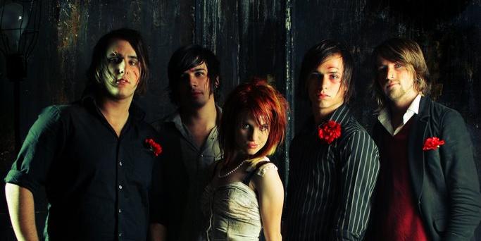 TheParamoreBand's tweet image. Paramore’s music video for ‘Emergency’ was released 9 years ago! youtu.be/mgJ8BZi3vTA #9YearsOfEmergency