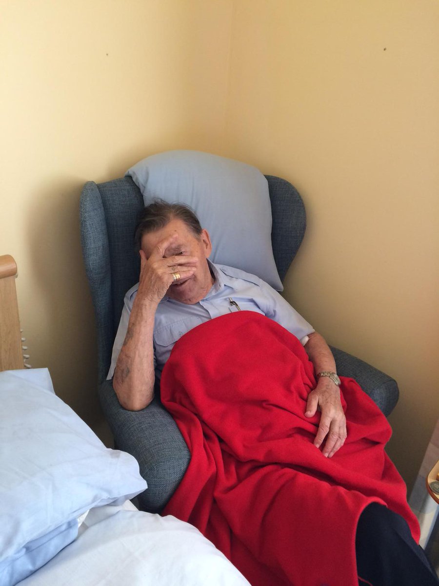 dickg58's tweet photo. I know I'm famous but no more photos please #FredWalker @TaxiCharity http://t.co/WOSdjfQEGo