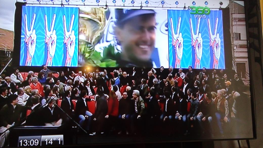 OlaNaranjaSFeOK's tweet photo. #Ahira el nuevo Spot de @danielscioli #AcaEsta http://t.co/VJRLVGq6Ql