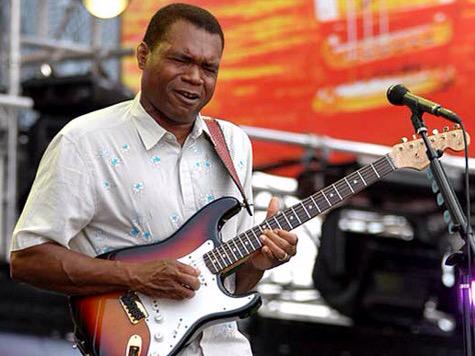 Second guitarist birthday today, 1st Agust, soulful bluesman and Strat player, Robert Cray, 62. Many happy returns. 