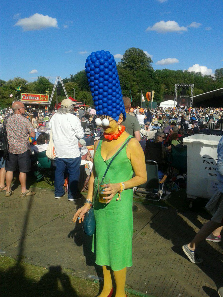 DarkNatter's tweet image. Funny who you meet @CamFolkFest - iconic women