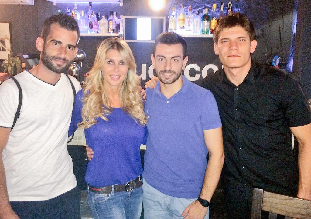 malenagracia's tweet photo. En @quoncorcafe el maravilloso bar de mi gran amigo @davidmrtorre http://t.co/W8VpzxF6L2