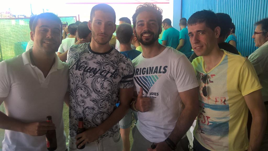 adrianolivaresp's tweet photo. Hueles eso muchacho????!!!Es feria! Me encanta el olor a feria por la mañana. http://t.co/1xLhyHgTib