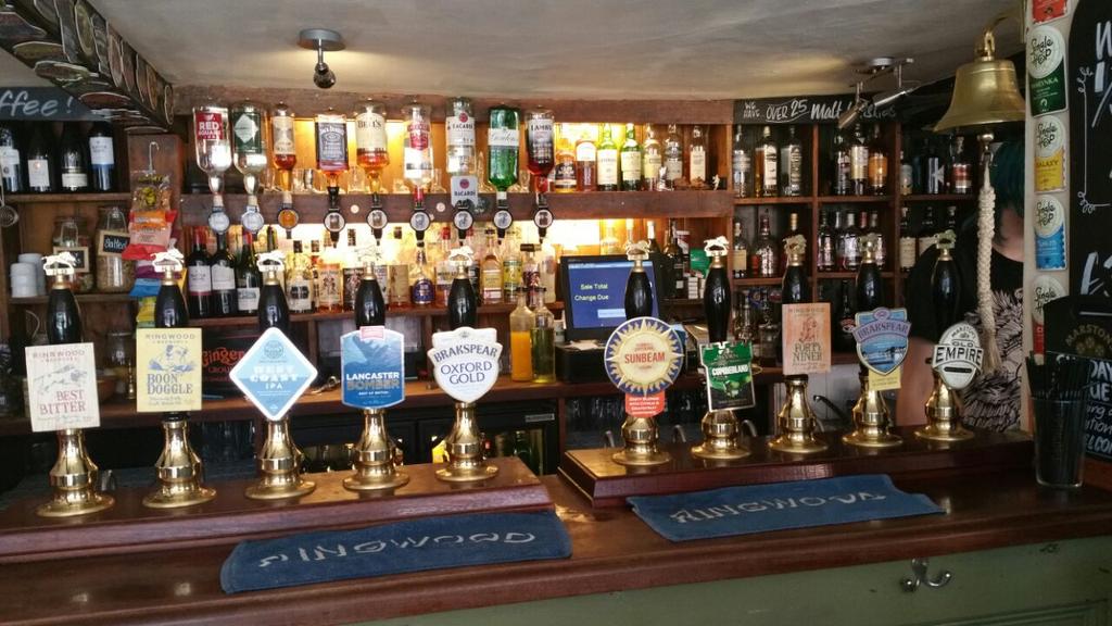 TheBootInn's tweet image. Come on down and tuck into one of our #award winning #caskales @PerfectPintUK @giantdongle #weymouth #portland