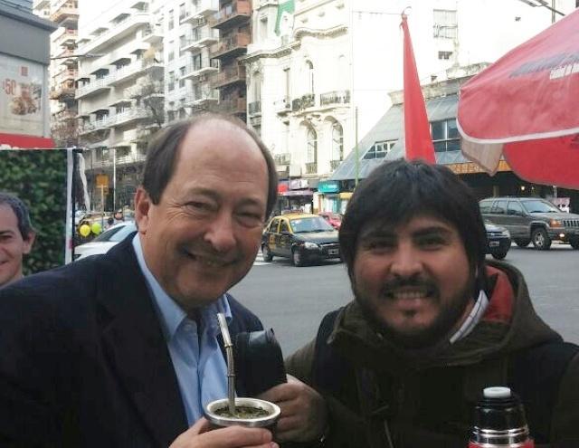 La foto que faltaba #sanz2015 #AdelanteRadicales el hombre en quien confio para cambiar este pais <a href="/mvazquezsastre/">M. Vázquez Sastre</a>