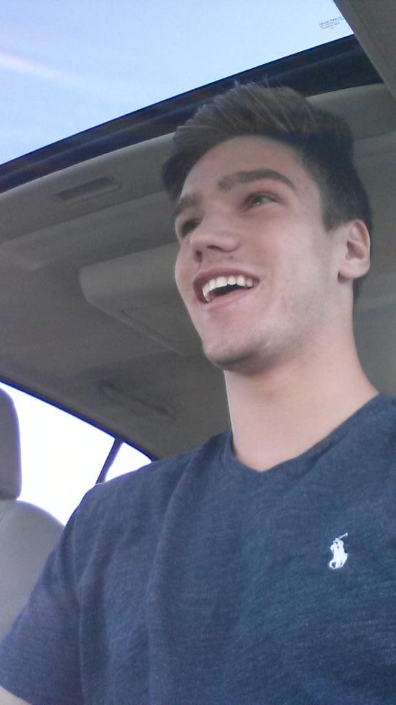 chrisjaworsky's tweet photo. When u finally get to go shopping without your parents and they can't say no to everything. #NoDave #NoJan #NoProblem http://t.co/j2IKHYcKzI