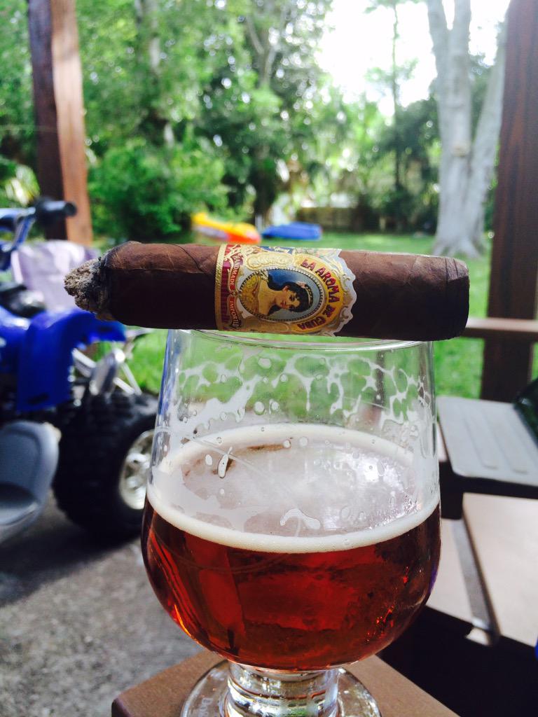Pairing a <a href="/StoneBrewingCo/">Stone Brewing</a> Ruin Ten w/ Aroma de Cuba in #FL @ABCBeerCountry #craftbeer #cigarlife