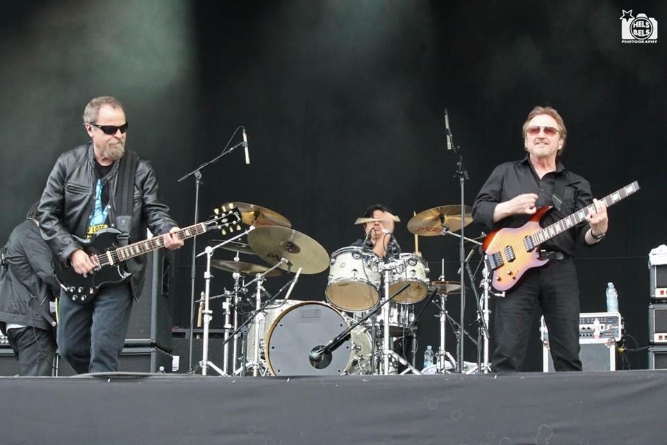 helsbelsphoto's tweet photo. PHOTOS: #blueoystercult at @RamblinManFair more photos at https://t.co/oR1aykUTCG @eric_bloom @Rich_Castellano http://t.co/iJktC8WXac