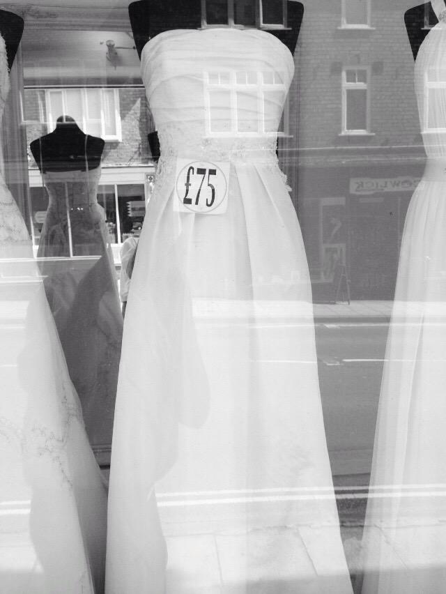 elizabethsbw's tweet photo. Taffeta dress with a lace up back size 10 💞 http://t.co/RdRPYzSwXy
