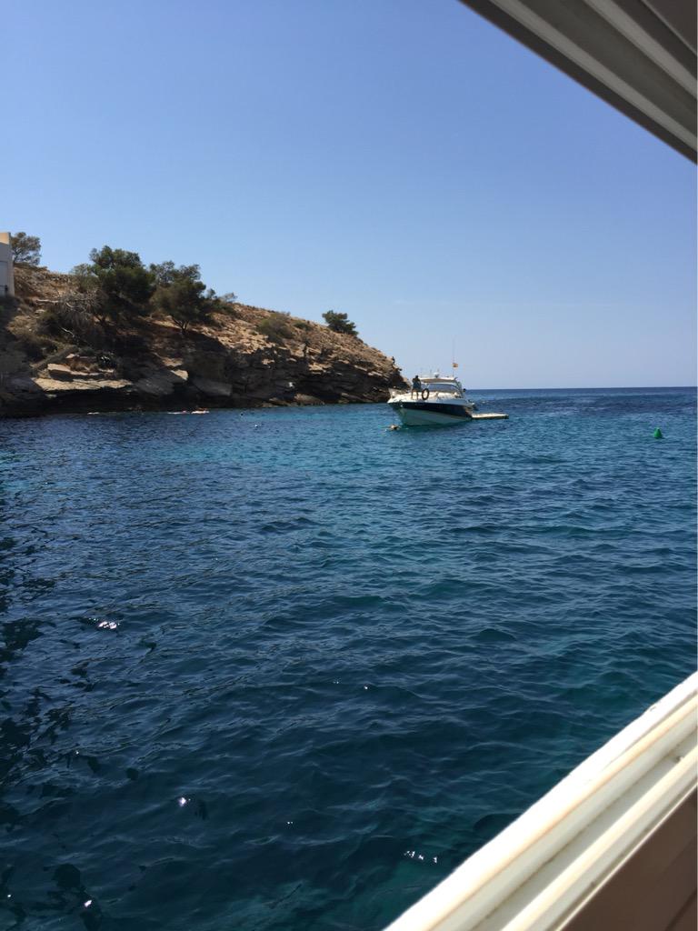matthewgibbs9's tweet image. Lovely boat trip, wish I was back here. #Benidorm #boat #peacock #island #sea #ocean #fish #poniente #beach