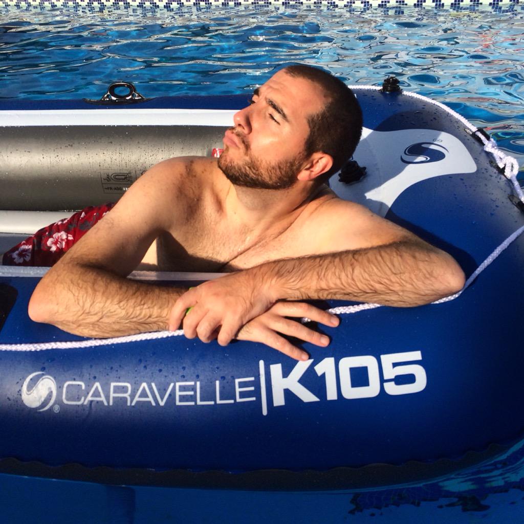 AlbBarrantes's tweet photo. Siento provocaros así...
Un auténtico y genuino adonis de las aguas. 
#RobadoPosado #Piscineando #Verano #Summer2015 http://t.co/bKPd3cPhbv