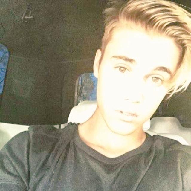 AidanBogaerde's tweet photo. I love him so much!! 💘❤️💙 #MTVHottest @justinbieber http://t.co/xcM9HLbMyM