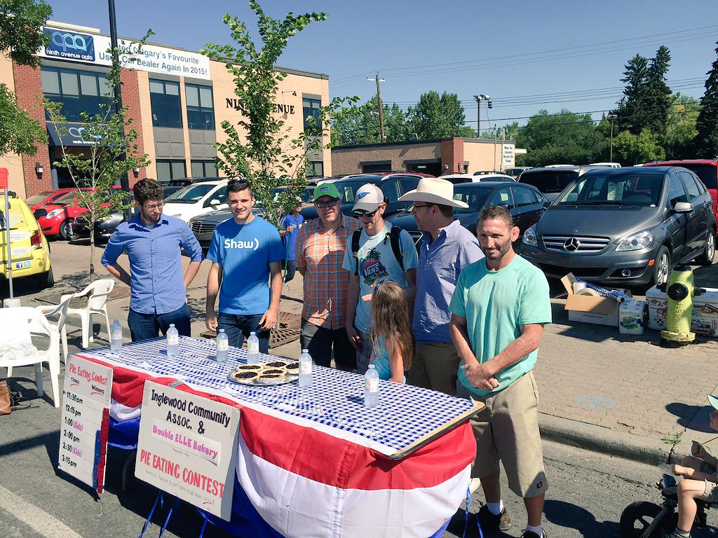 RANSOM_MONEYBAG's tweet image. Well... I tried. #PieEatingContest @sunfestyyc