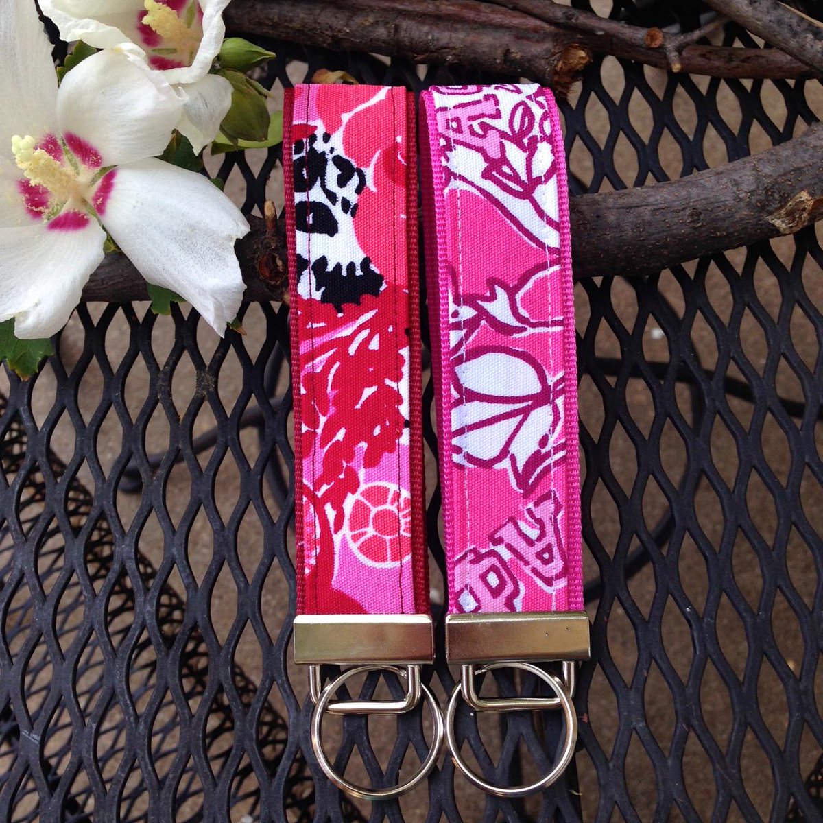 Ruby_Station's tweet image. BRAND NEW Lilly Pulitzer Sorority wristlets ΑΟΠ, AΦ, ΣΚ, ΚΑΘ, ΔΖ, ΠΒΦ! ΚΔ, ΚΚΓ, ΧΩ, ΔΔΔ, ΔΓ and ΑΔΠ also available!