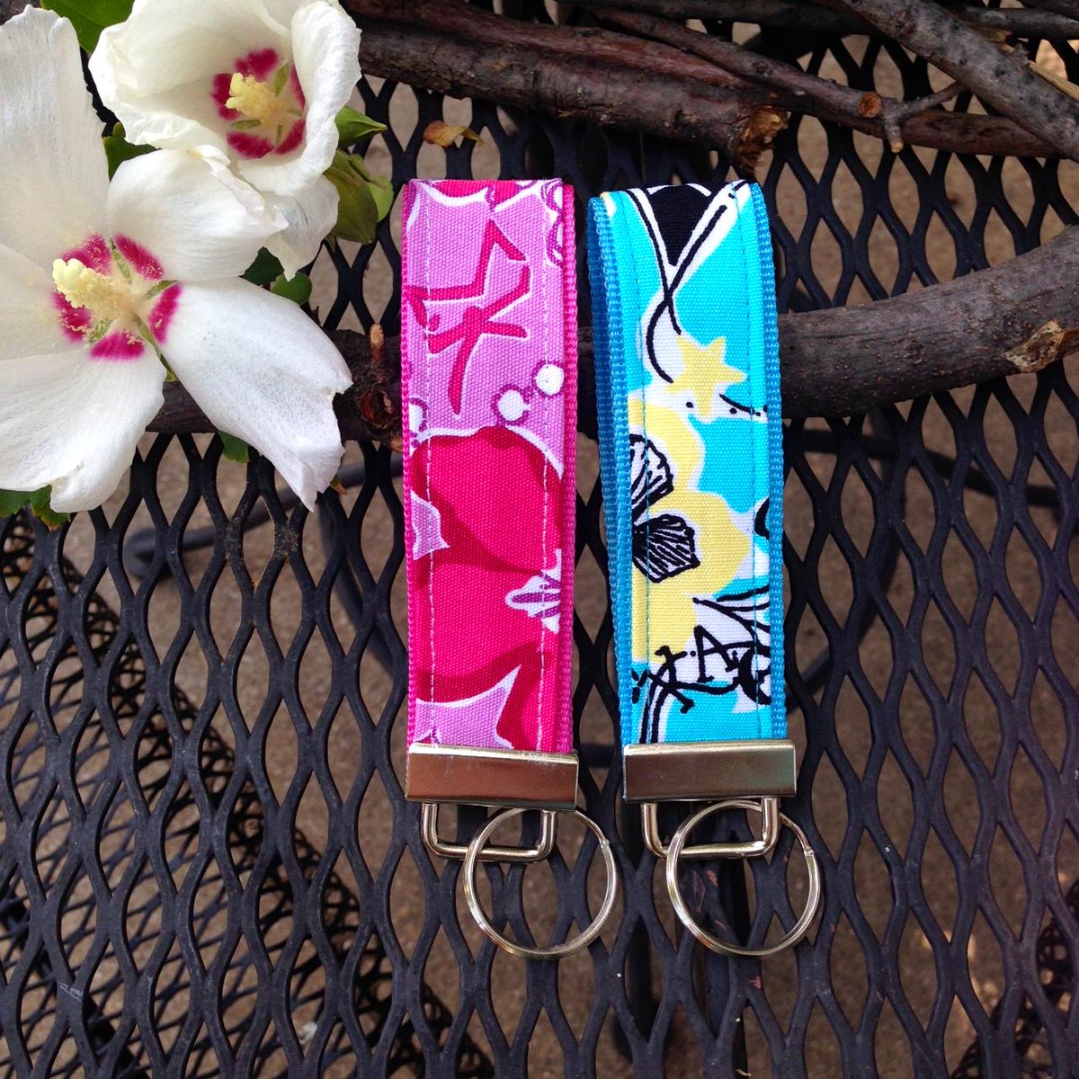 Ruby_Station's tweet image. BRAND NEW Lilly Pulitzer Sorority wristlets ΑΟΠ, AΦ, ΣΚ, ΚΑΘ, ΔΖ, ΠΒΦ! ΚΔ, ΚΚΓ, ΧΩ, ΔΔΔ, ΔΓ and ΑΔΠ also available!