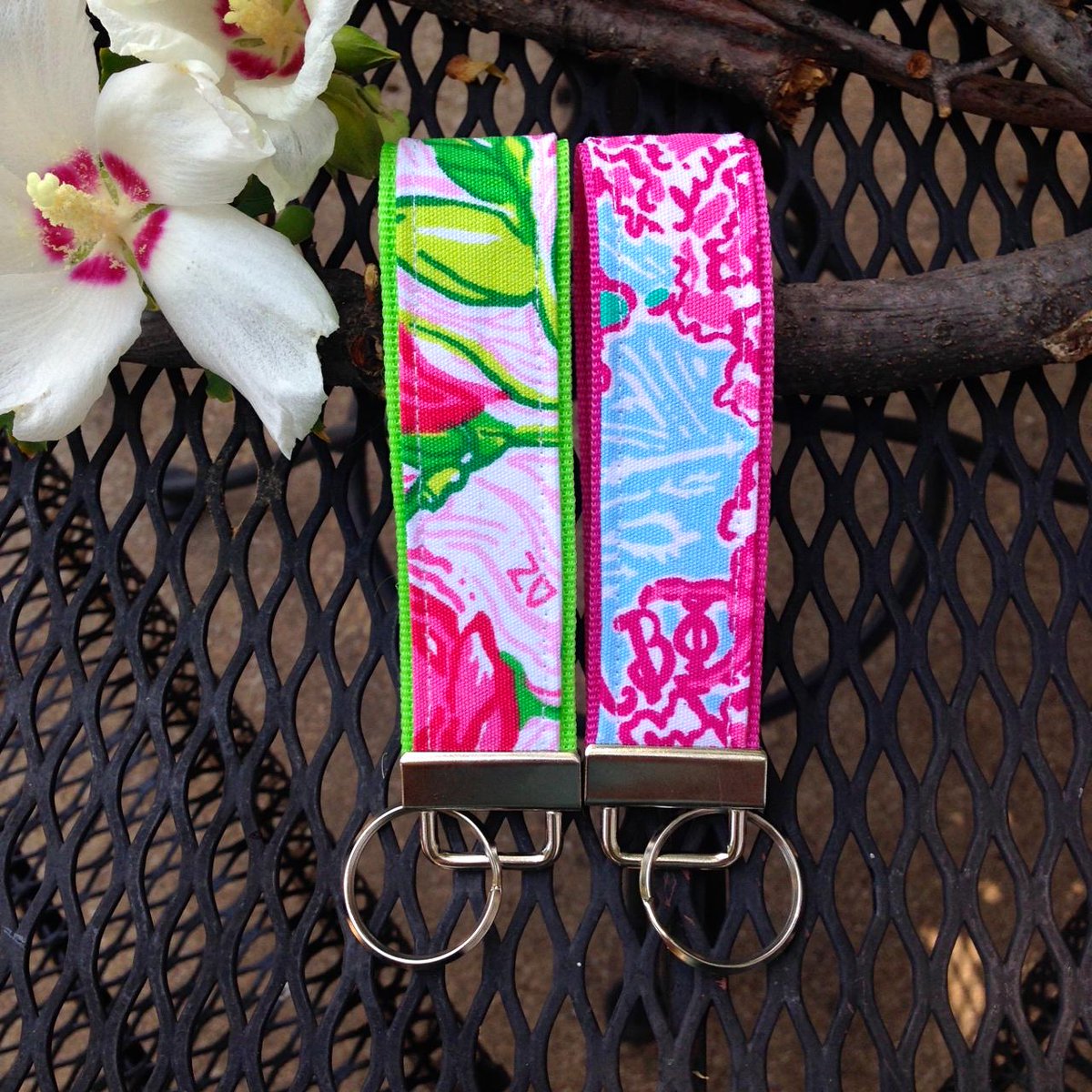 Ruby_Station's tweet image. BRAND NEW Lilly Pulitzer Sorority wristlets ΑΟΠ, AΦ, ΣΚ, ΚΑΘ, ΔΖ, ΠΒΦ! ΚΔ, ΚΚΓ, ΧΩ, ΔΔΔ, ΔΓ and ΑΔΠ also available!