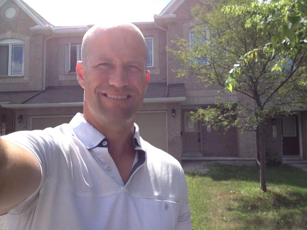 DPowerSuttonRep's tweet photo. #OpenHouse right now at 2016 Dunollie Cr. #Ottawa #RealEstate http://t.co/Omjz1Ig2sq