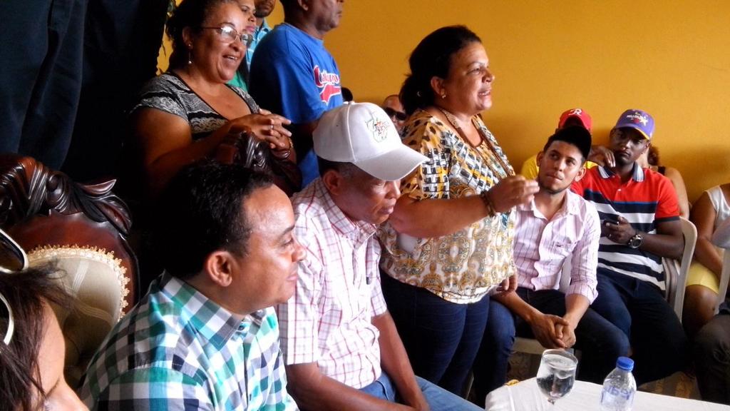 GMelissa29's tweet photo. El ing. @Mayobanexe junto a la coordinadora del movimiento @DeMayoaMayo del municipio #Castañuela Lic. Zoila Fortuna http://t.co/kg6Mh5EeUs