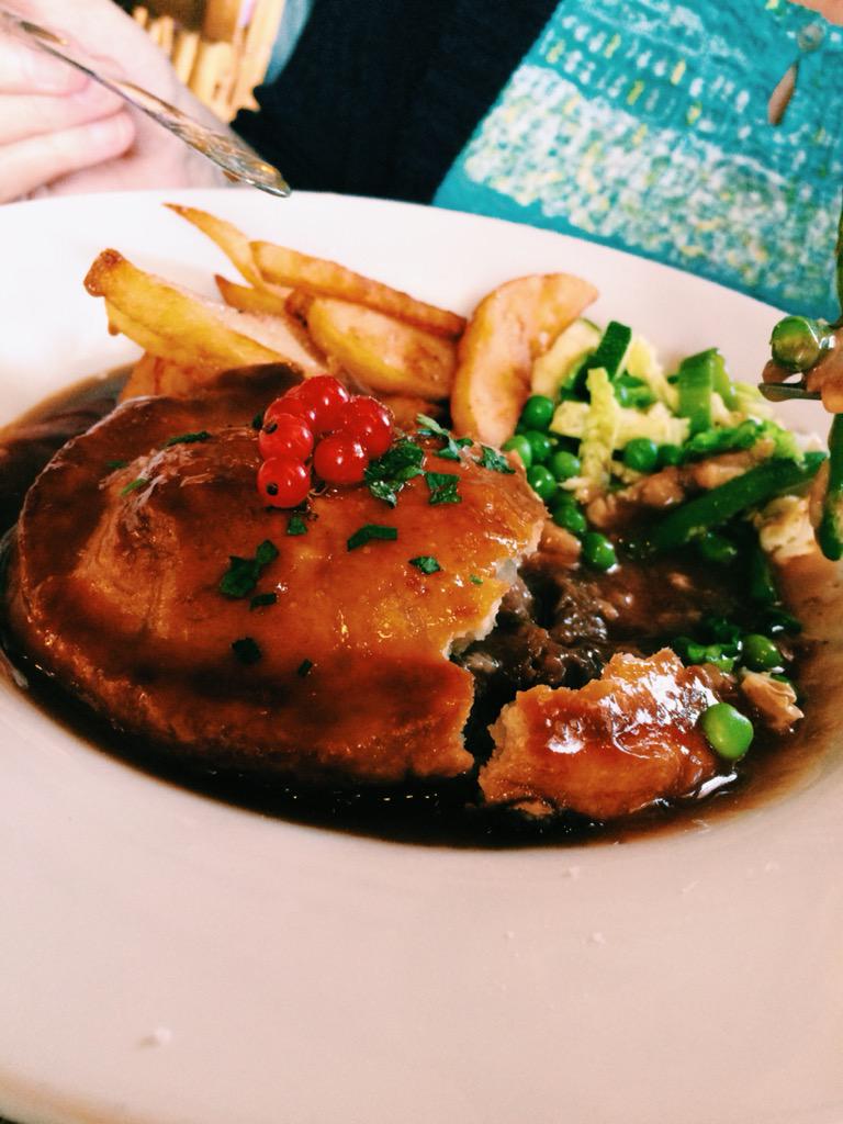 Treated the old dears to @Globe_Nantwich tonight. Went proper old school with my choices! Lovely food &amp; decent ale.