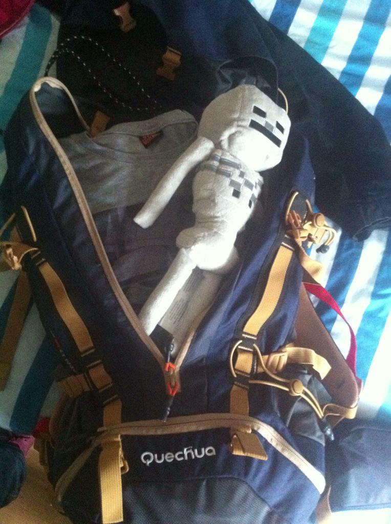 madp80's tweet photo. Un poco friki mi mochila #Minecraft #eskeleton http://t.co/lDsJCIiG3Q