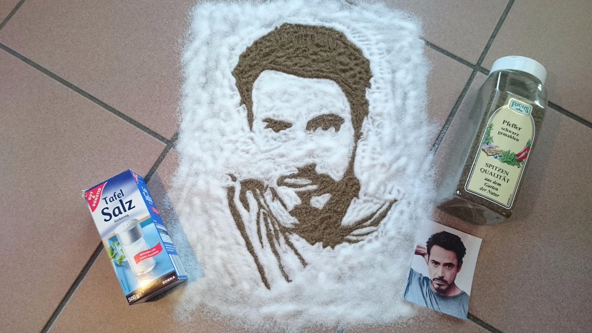 GeekTante's tweet image. @RobertDowneyJr @gishwhes Salt, Pepper &amp;amp; a "spicy" Robert Downey Jr. GISHWHES is crazy. :D #TeamPudding!!!