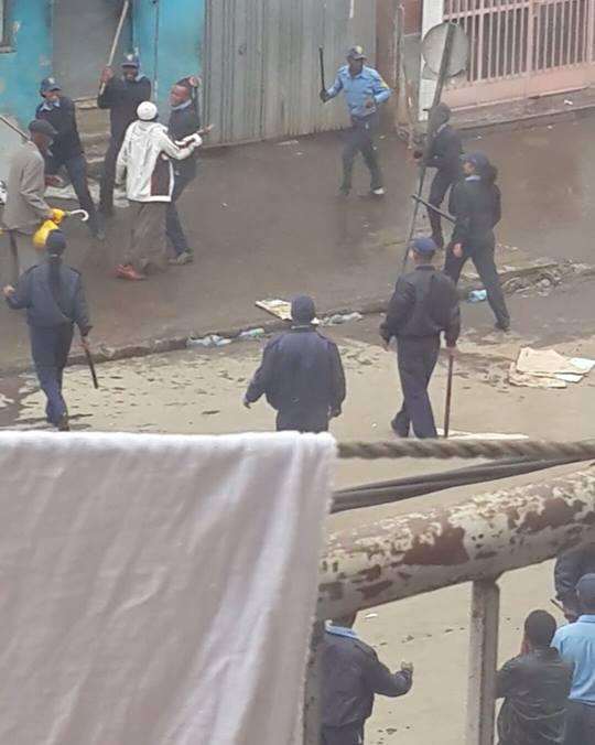 ﻫﺎﻛﺬﺍ ﻳﻌﺬﺏ ﺍﻟﻤﺴﻠﻤﻴﻦ ﻓﻲ ﺇﺛﻴﻮﺑﻴﺎ ﻟﺮﻓﻀﻬﻢ ﻗﺒﻮﻝ ﺍﻷﺍﺣﺒﺎﺵ #ﻣﺴﻠﻤﻮ_ﺍﻟﺤﺒﺸﺔ_ﻓﻲ_ﺍﻟﻔﺘﻨﺔ #ﺍﺣﻔﺎﺩ_ﺍﻟﻨﺠﺎﺷﻲ_ﻓﻲ_ﺍﻟﻔﺘﻨﺔ <a href="/almuaiqly/">الشيخ د. ماهر المعيقلي</a>