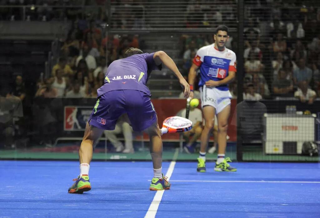 padeladdict's tweet photo. @Maxisanchez06 y @JuanMartin_Diaz consiguen el pase a la final del #WPTMalaga , su segunda final consecutiva http://t.co/PFC1RjVs6Q