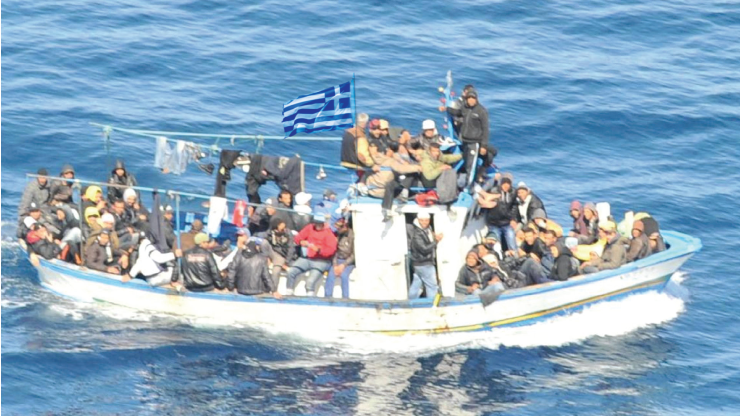 0xEveld6's tweet photo. Des harragas grecs interceptés au large de Annaba par les garde-côtes algériens http://t.co/QrFBrzDBUO http://t.co/fN6xw65GFL