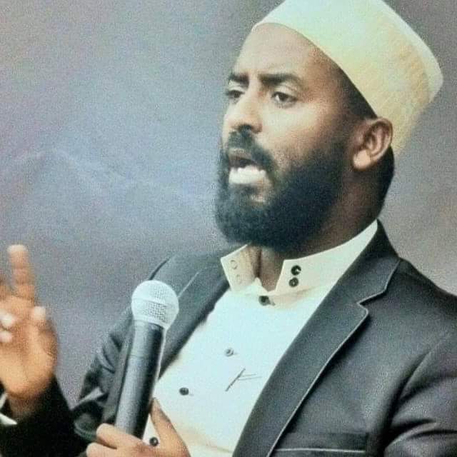 أنا حر تقضون على مسلمي اثيوبيا
أبوبكر أحمد.
#احفاد_النجاشي_في_الفتنة  
@DimtsachinYisema <a href="/JazeeraArabic/">AJArabic</a>