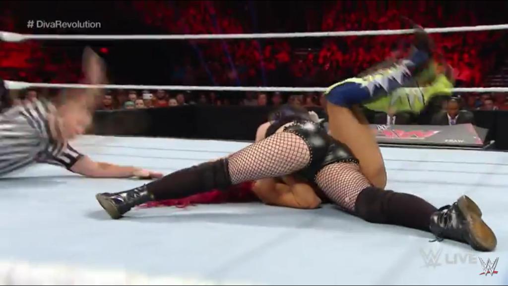 PaigeAss's tweet photo. Paige Ass #PaigeAss #TeamPaige http://t.co/mkFHKZoUtC