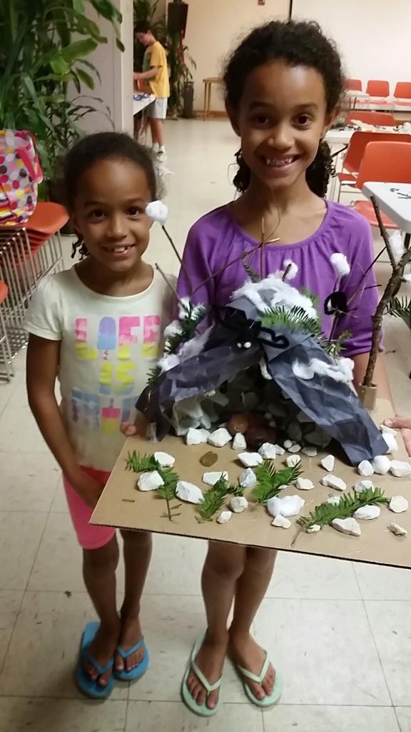 ArchForKids's tweet image. Bear &amp;amp; bat habitat created at #WarnerLibrary #Tarrytown @WestLibSys #familyfun