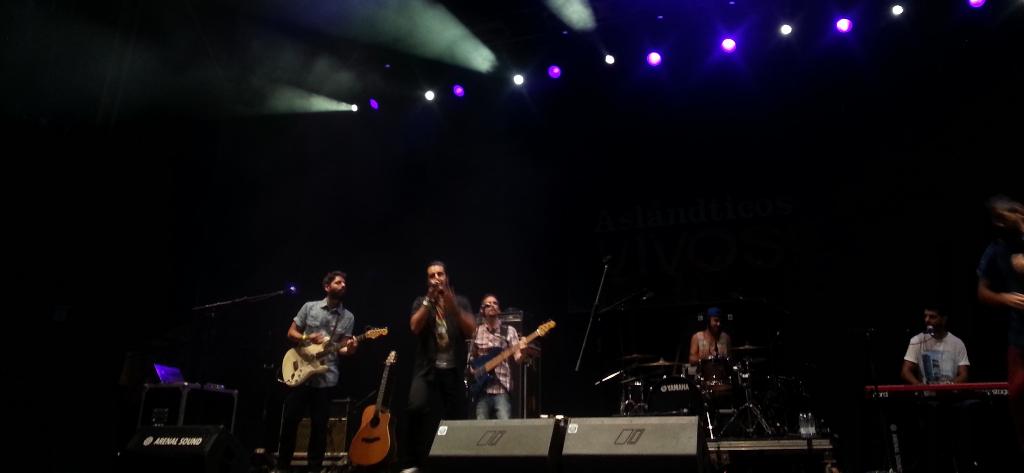indiescretoscom's tweet photo. Aslándticos en el #escenarioinside aquí y ahora en @ArenalSound http://t.co/zSL5ait7rQ