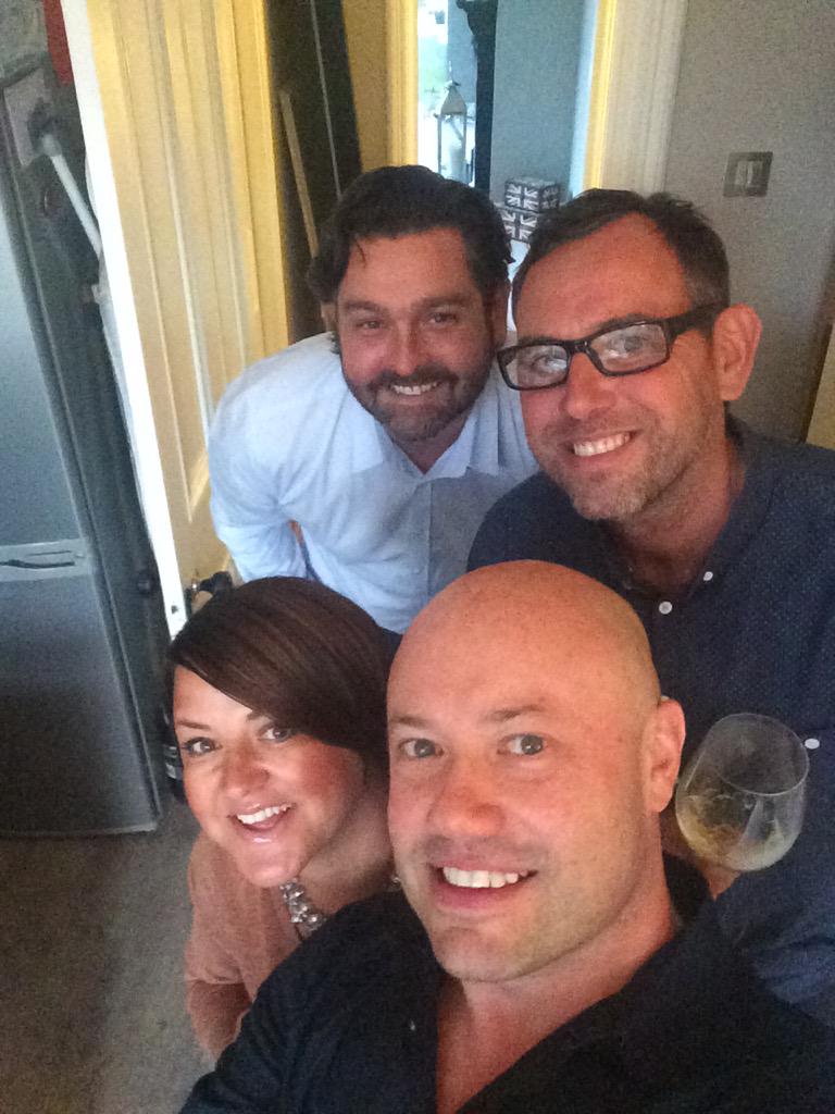 JoanneJagger's tweet photo. Out with the lads ❤️ http://t.co/I6rPi31PaN