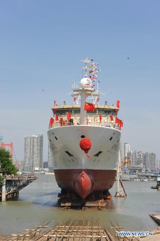 ChinaLive_NA's tweet photo. Newly built science ship seen in C China's Wuhan http://t.co/rA2W5TGP4q