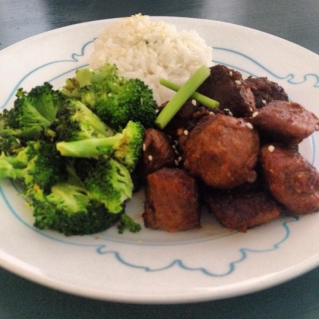 KeepingKarmaK's tweet photo. Today we made a quick and delicious lunch for the family with @gardein Beefless Tips. Couldn't have been better! http://t.co/aEtCN3DRMC