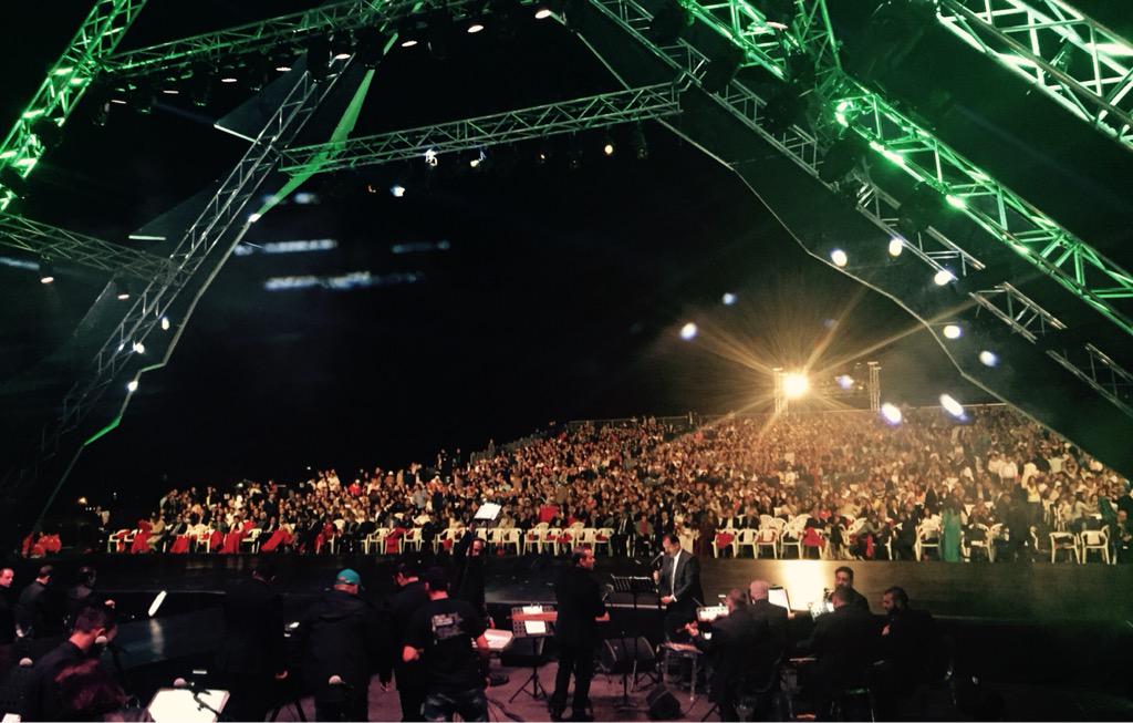 eddyghanem's tweet photo. #AlArez #Festival2015 #OnStage #Now @kfourywael http://t.co/KjC7Y7DLl2